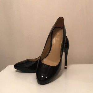 Michael Kors 6.5 Leather Pumps